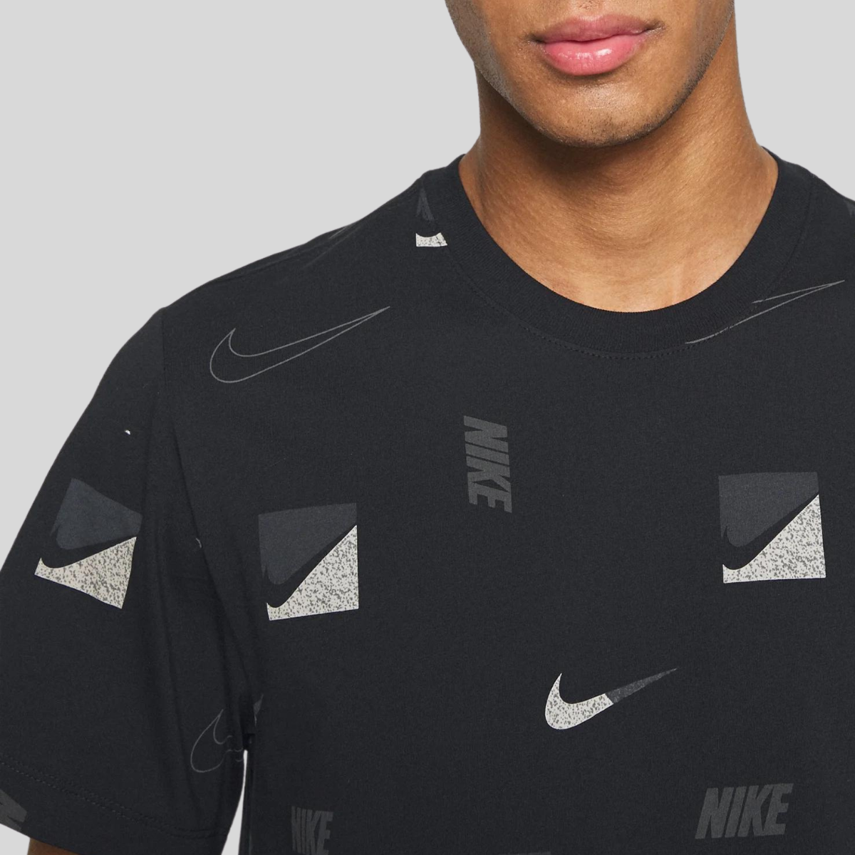 Nike Camiseta Sportswear - DD1334-010