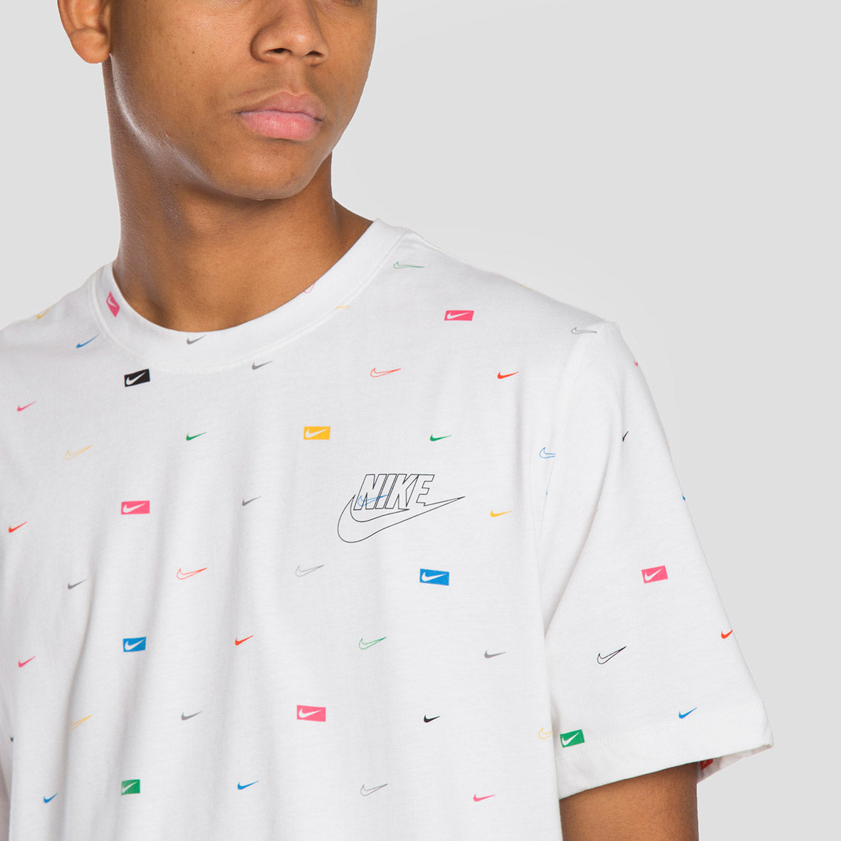 Nike Camiseta Sportswear AOP - CW0477-100 - Colección Chico
