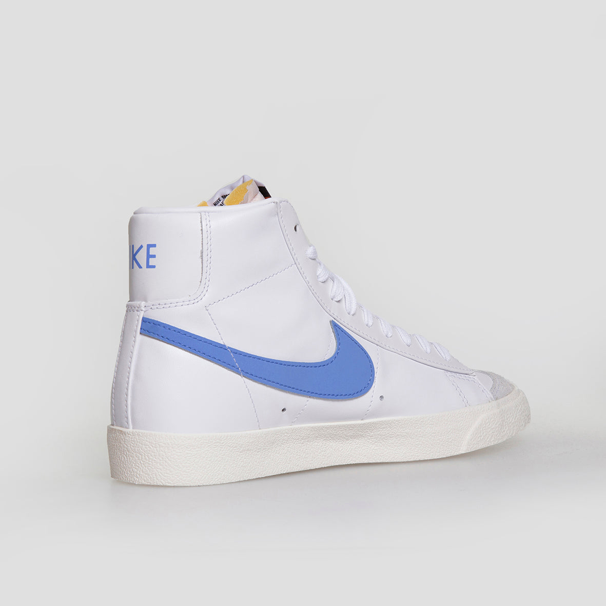 Nike. Sneakers Blazer Mid'77 - CZ1055-111 - Unisex Collection