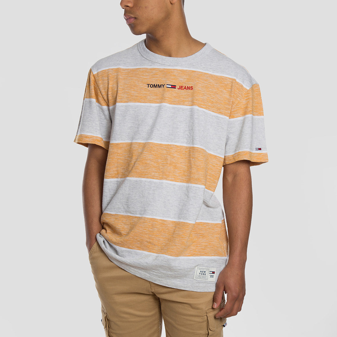 Tommy Jeans Camiseta Stripe Linear - DM0DM10285 - Colección Chico